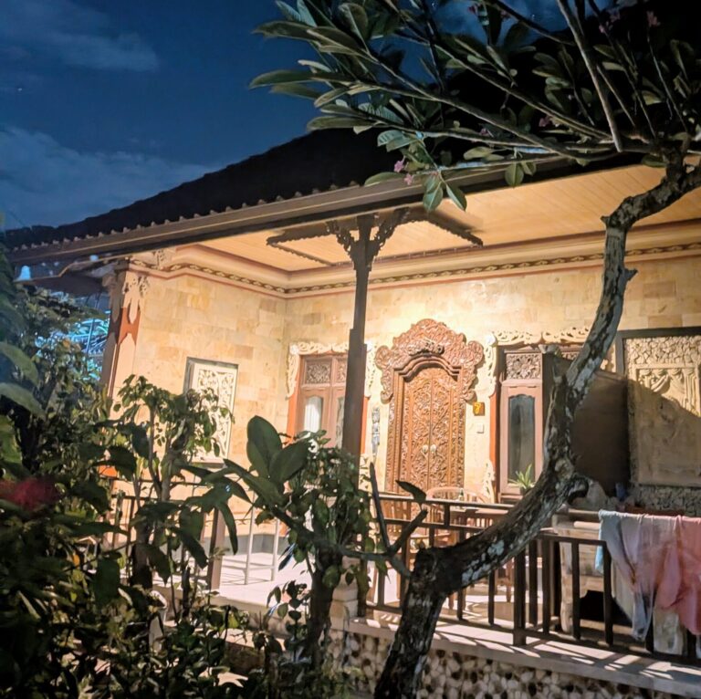 Inside My USD$225/Month Accommodation in Nusa Lembongan, Indonesia